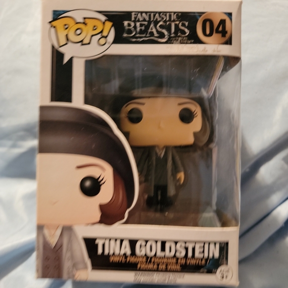 Vinyl figures feature Tina Goldstein, of popular film franchise Fantastic Beast, - Picture 3 of 9